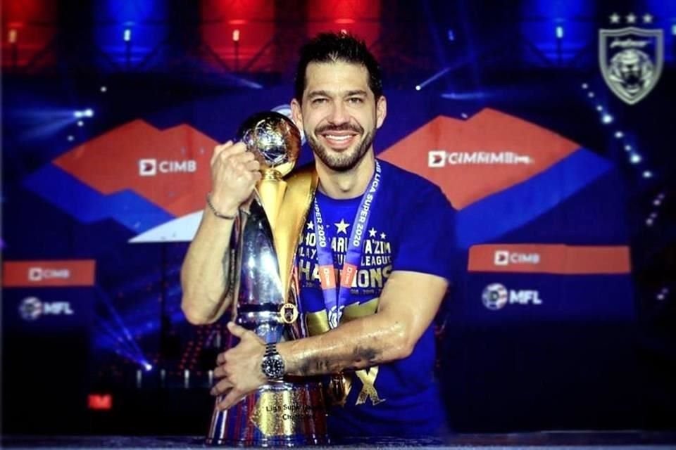 Benjamín Mora ganó 9 títulos en el futbol de Malasia.