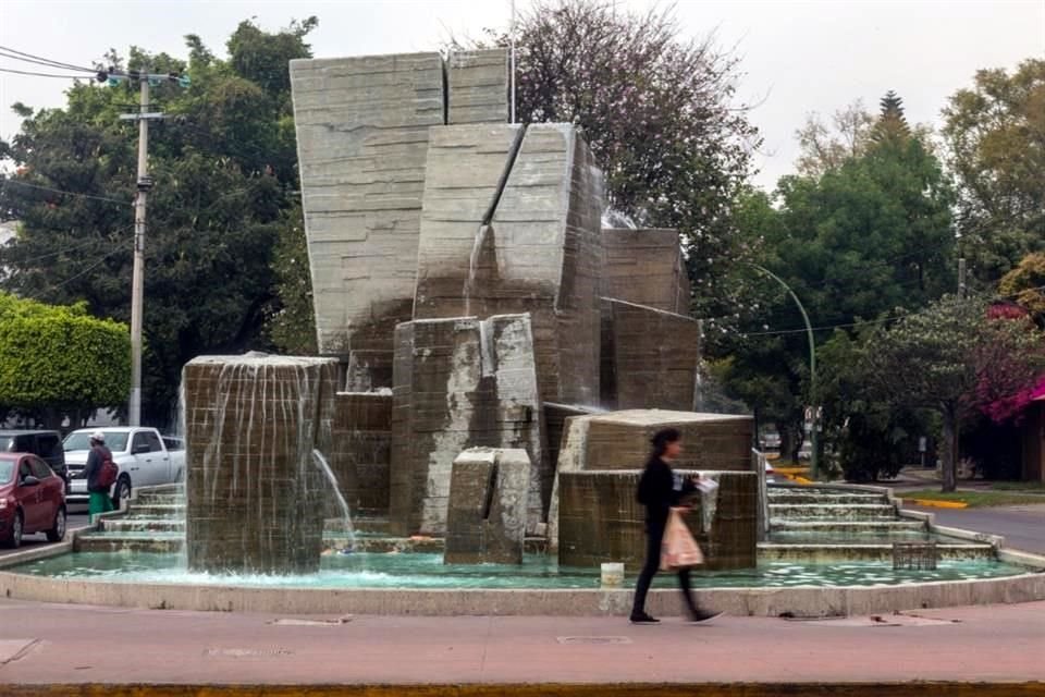 La Hermana Agua, de 1970, es la segunda pieza escultórica del creador, con la que buscó recrear el poder y la fuerza del agua.