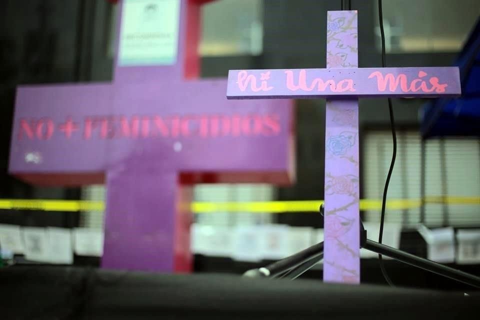 Las víctimas, quienes estaban atadas de manos así como amordazadas y con señas de violencia, fueron localizadas en la calle Nardos de la Colonia El Pensamiento.