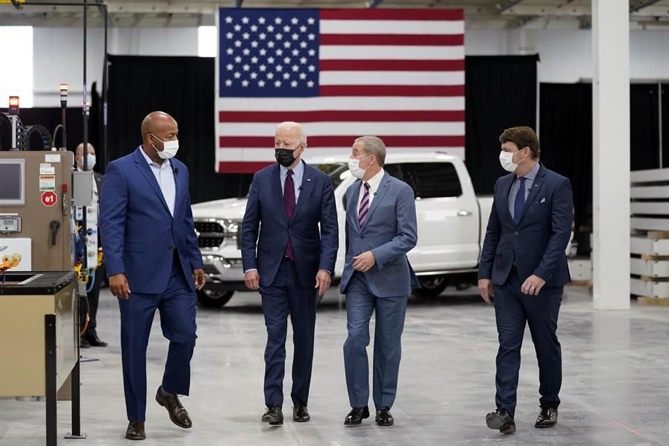 El Presidente Joe Biden visitó el Ford Rouge EV Center, en Dearborn, Michigan.