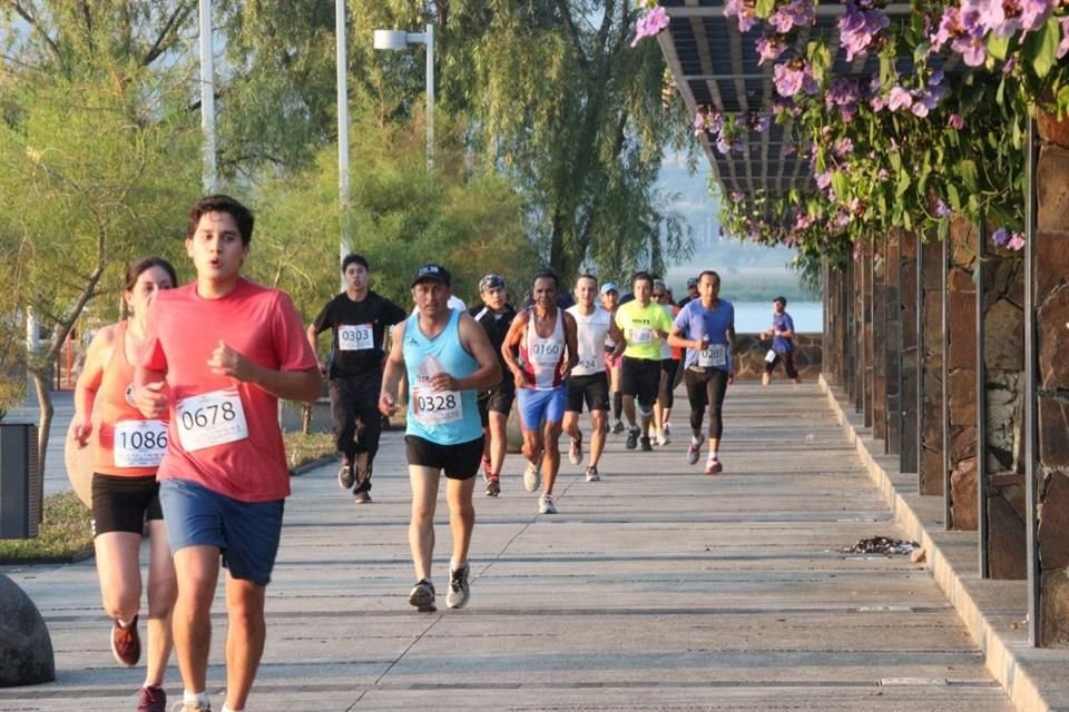 Si por la mañana planeas acudir al Cerro Viejo o a la Laguna de Cajititlán, toma en cuenta que desde las 7:20 horas se correrá el Medio Maratón de Tlajomulco.