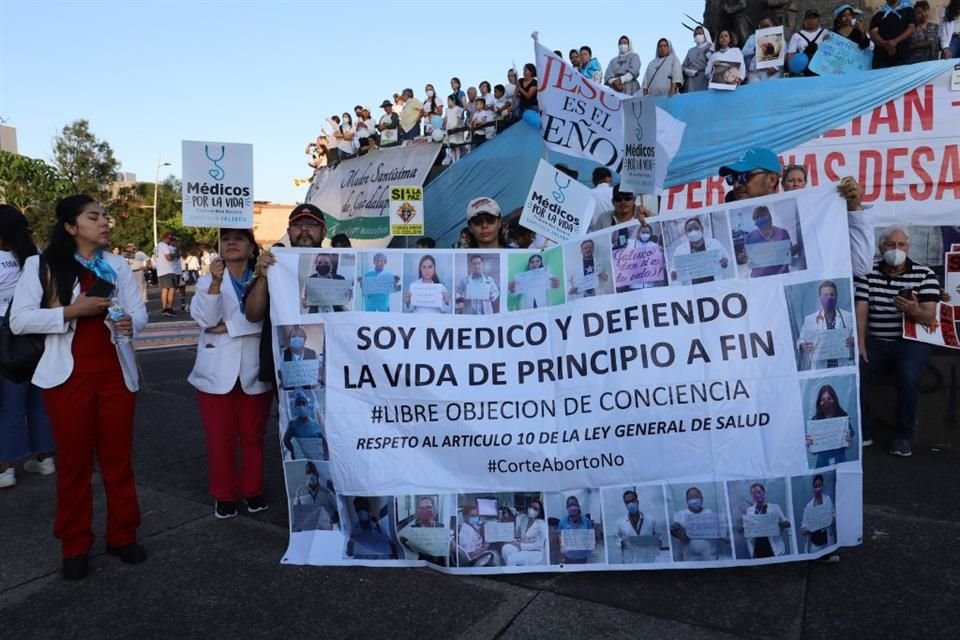 'Yo sí le voy, le voy a la vida', fueron algunas de las consignas que gritaron los manifestantes durante su recorrido.