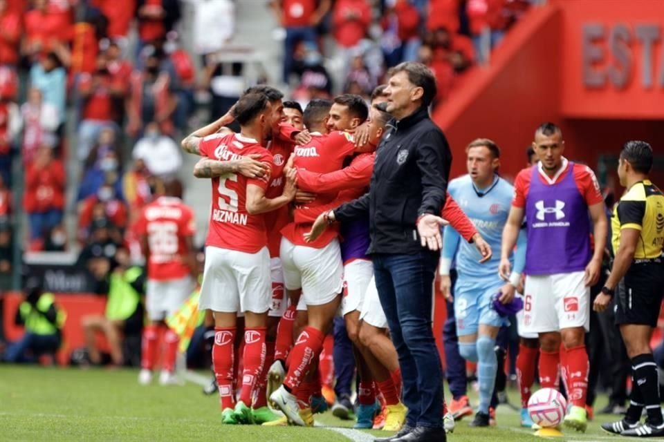 Hernán Cristante, ex estratega del Toluca, no la pasó bien en el Nemesio Diez.