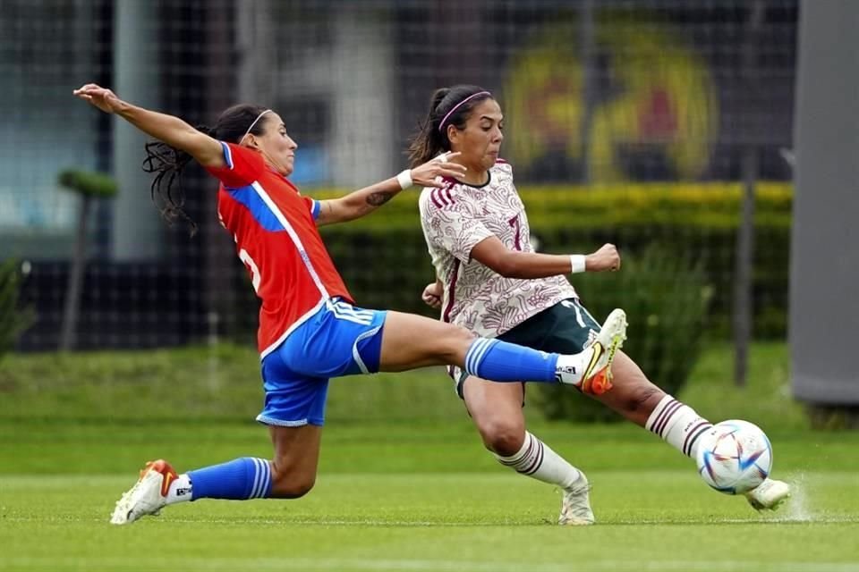 Las andinas no dudaron en meter la pierna fuerte y por momentos se vieron varias jugadas fuertes.