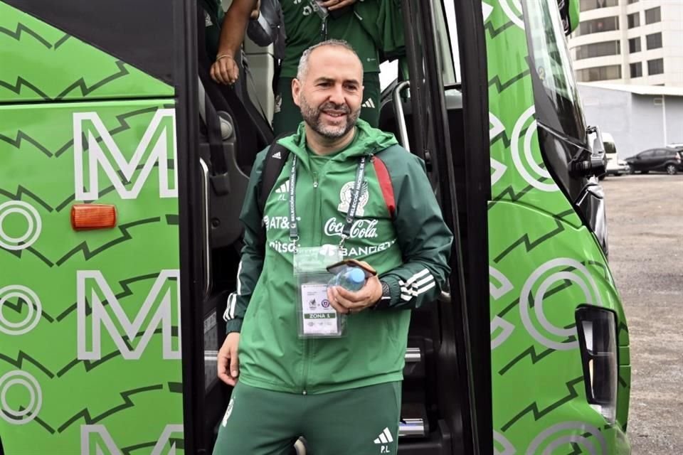 Pedro López habló bien de sus dirigidas.