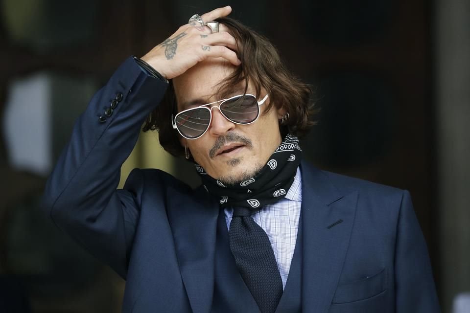 Johnny Depp fue captado con un cambio radical de look, reportes indican que se podría deber a su próximo proyecto fílmico.