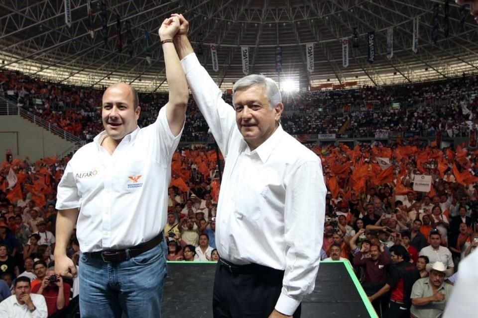 Enrique Alfaro y AMLO pasaron de una estrecha relación política y amistosa al desencuentro, que AMLO interpretó en su momento como traición.