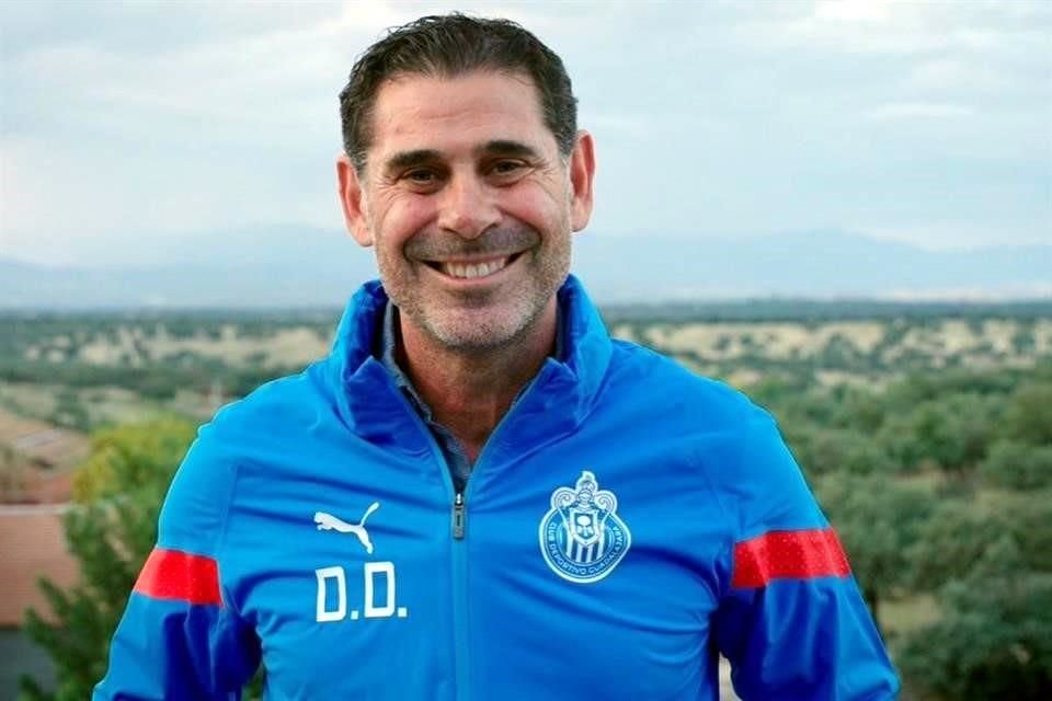 Fernando Hierro, director deportivo de Chivas.