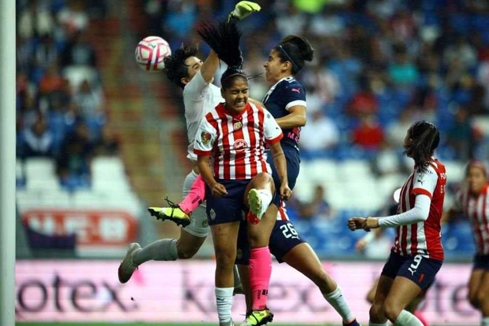 Las imágenes de la victoria de Rayadas por 1-0 ante Chivas en el 'Gigante de Acero'.