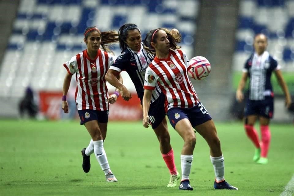 Las imágenes de la victoria de Rayadas por 1-0 ante Chivas en el 'Gigante de Acero'.