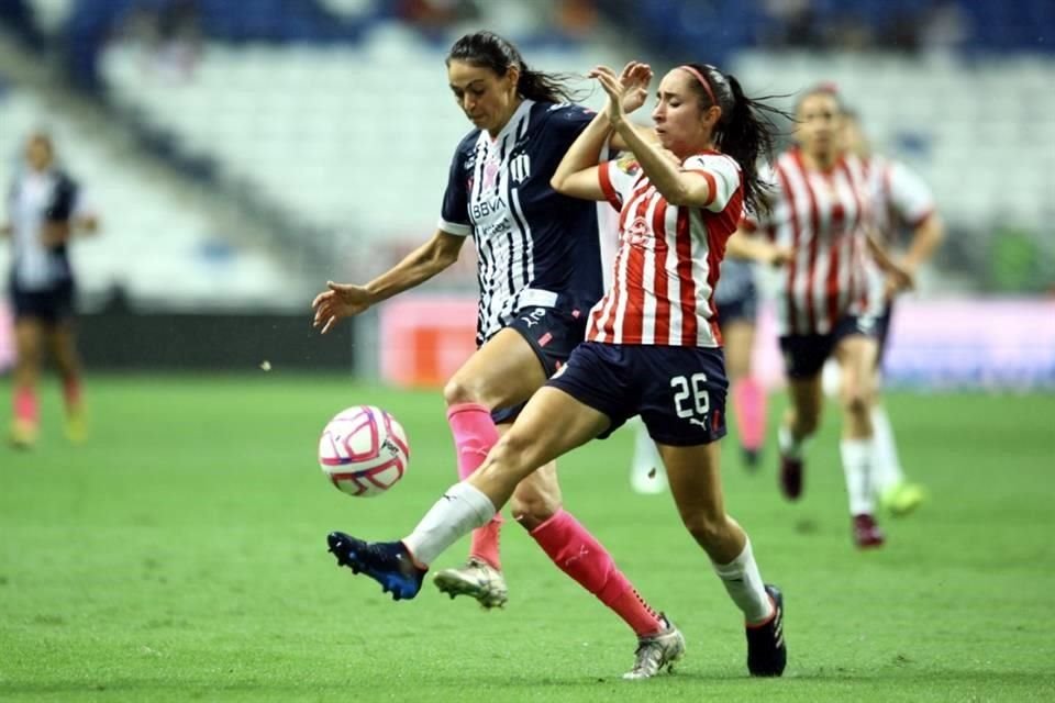 Las imágenes de la victoria de Rayadas por 1-0 ante Chivas en el 'Gigante de Acero'.