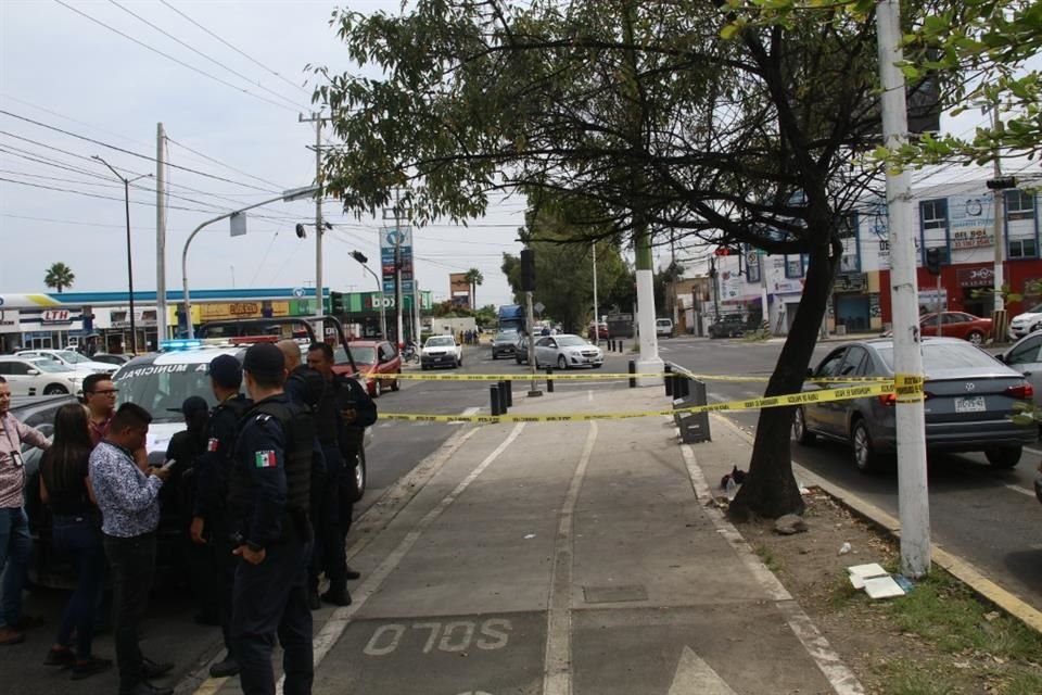 Un limpiaparabrisas tuvo un altercado con el conductor de un auto que circulaba por Av Santa Margarita hacia Periférico.