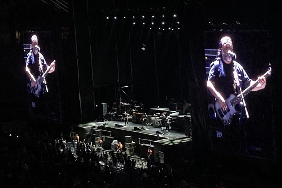 Molotov solo tocó 35 minutos para encender los ánimos de los fans de Guns N' Roses.