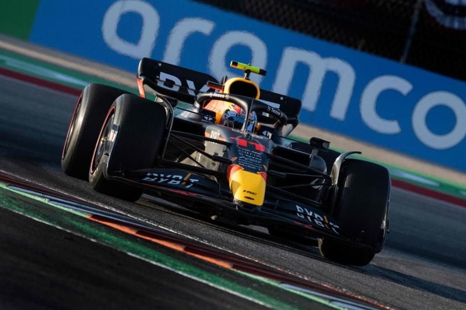 Checo Pérez se prepara para la carrera en Austin.
