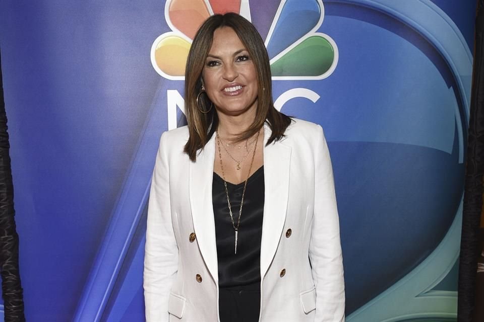 Mariska Hargitay reveló en redes sociales que acudió al hospital a hacerse una resonancia magnética y descubrió que tenía fracturas y un ligamento desgarrado.