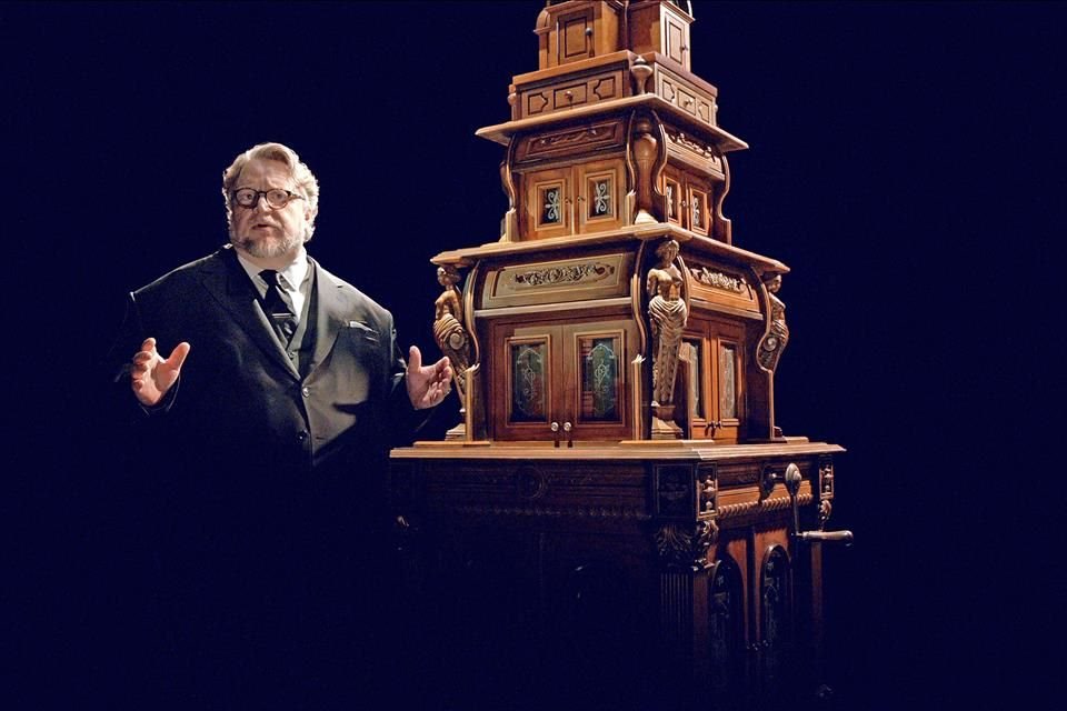 Guillermo del Toro crea y produce 'El Gabinete de Curiosidades...', una serie antológica de género, como las que consumía de niño.