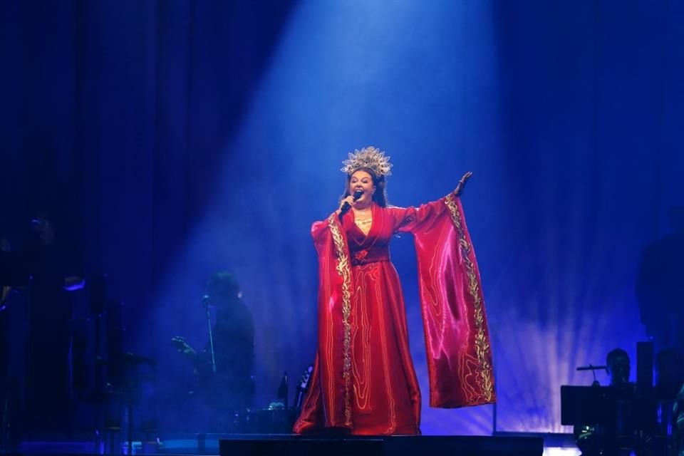 El espectáculo de Sarah Brightman se inspiró en el Día de Muertos.