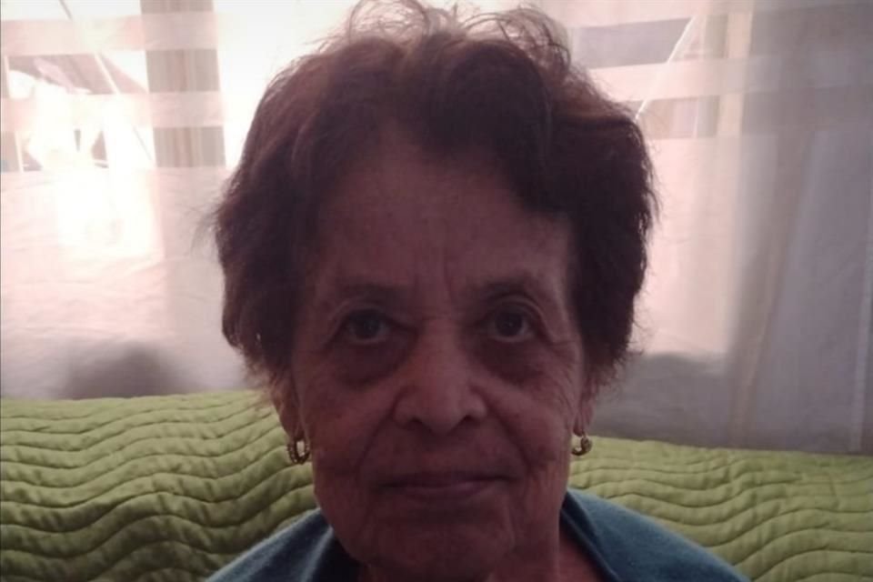 La señora María Elena Gómez González necesita de apoyo económico para poder continuar con su tratamiento médico.