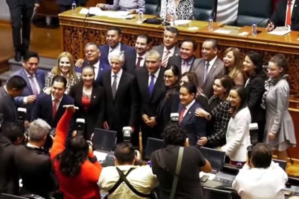 El Secretario de Gobernación visitó el Congreso del Edomex, acompañado por el Mandatario Alfredo del Mazo (PRI).