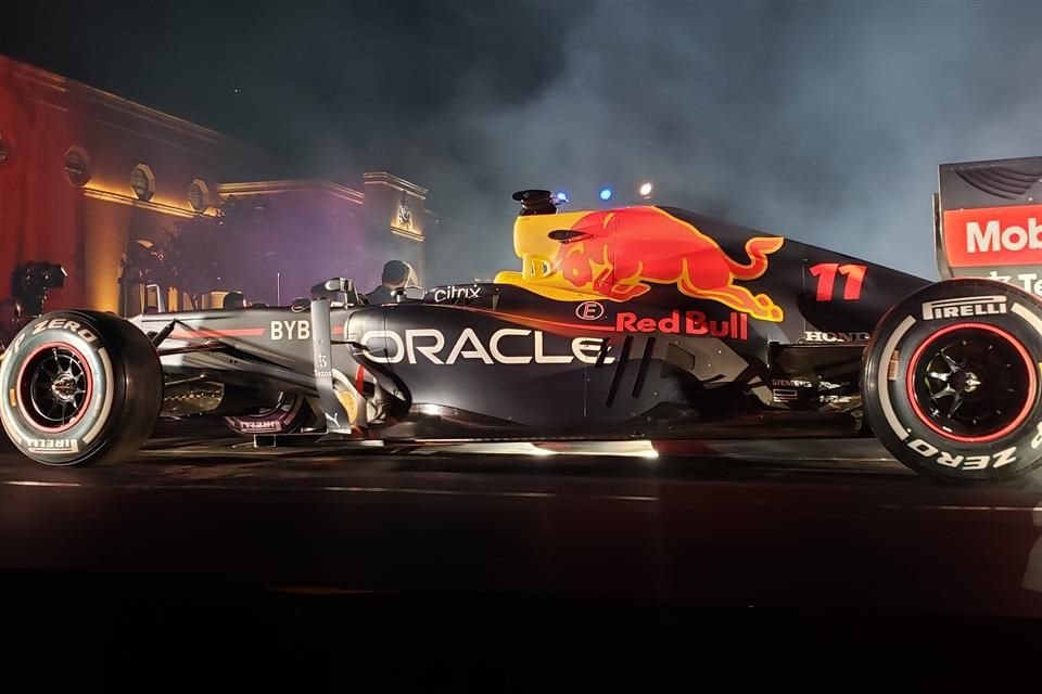 Fue encendido el auto de Red Bull para Show Run.
