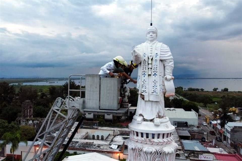 El Ayuntamiento de Jamay pedirá  cuatro millones de pesos para estabilizar y restaurar escultura dedicada al papa Pío Nono o Pío IX.