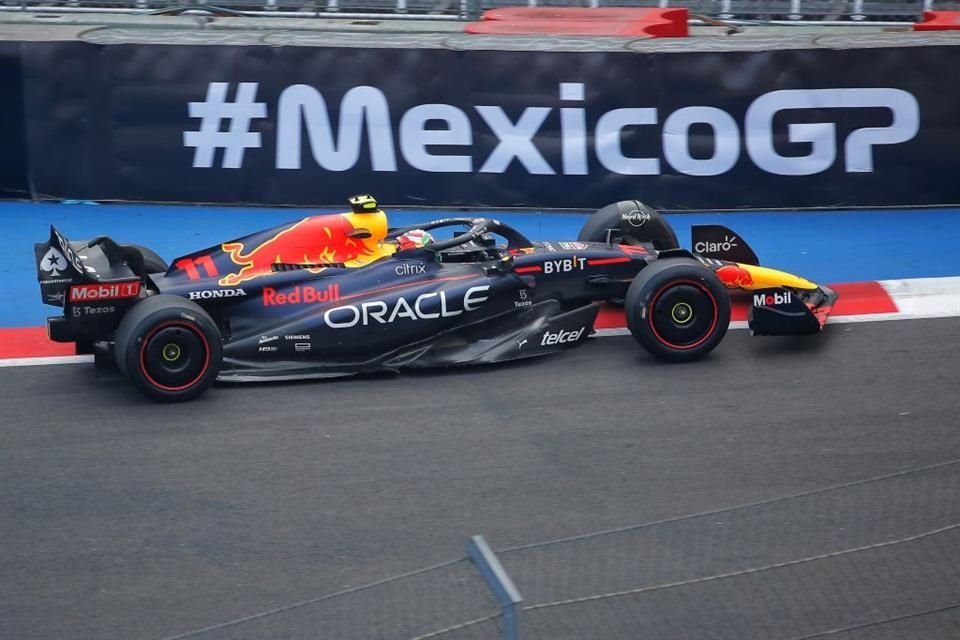 Checo Pérez fue quinto en la segunda práctica libre.