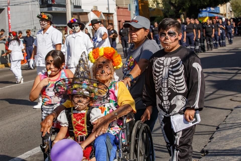 Un desfile muy familiar.