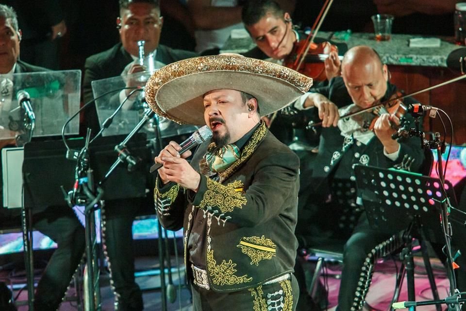 Para Pepe Aguilar no hay más orgullo que destacar en la música y que ahora lo hagan también sus hijos Ángela y Leonardo.