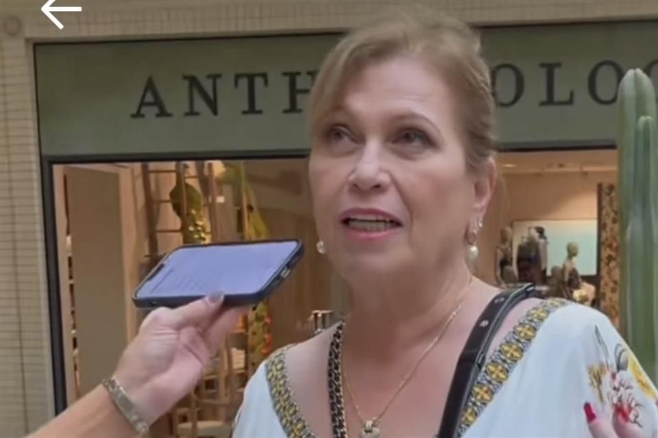 Gabriela Michel Velasco es entrevistada por la tiktoker brasileña Georgia Swain,  sobre su lujoso bolso.