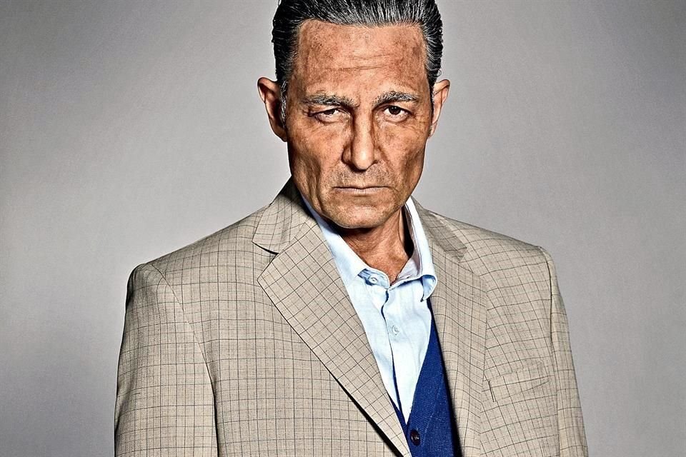 Mexicaniza Netflix un drama argentino de terror real de los 80, en la serie 'El Secreto de la Familia Greco', con el actor Fernando Colunga.