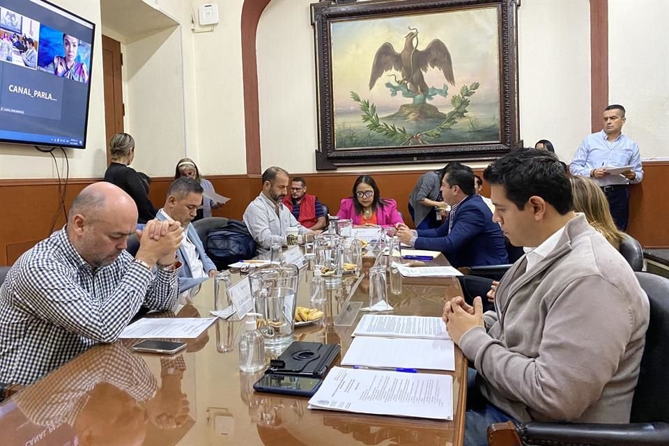 Comité de Adquisiciones del Congreso avaló contratar al IMCO para que realice estudio de diagnóstico a la nómina legislativa para conocer quién cobra sin trabajar.