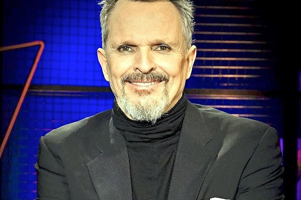 Miguel Bosé comentó en la presentación de su serie que se mantuvo a distancia de todo el proceso creativo, que su parte había sido abrir su corazón y recuerdos.