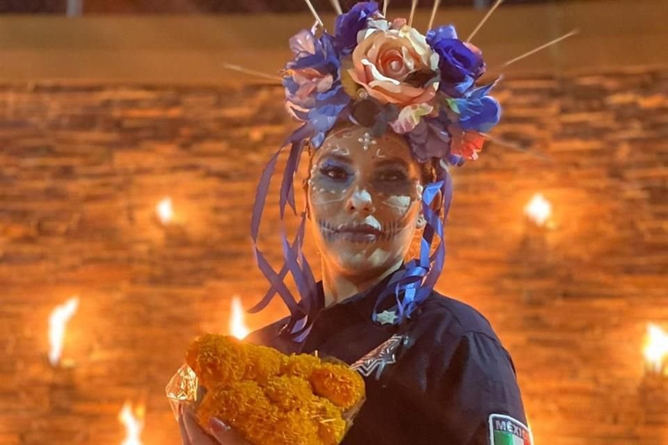 Todos los policías de Guadalajara caídos en el cumplimiento de su deber tuvieron su ofrenda, en las instalaciones de la dependencia municipal, donde se colocó un altar y se rindió un homenaje.