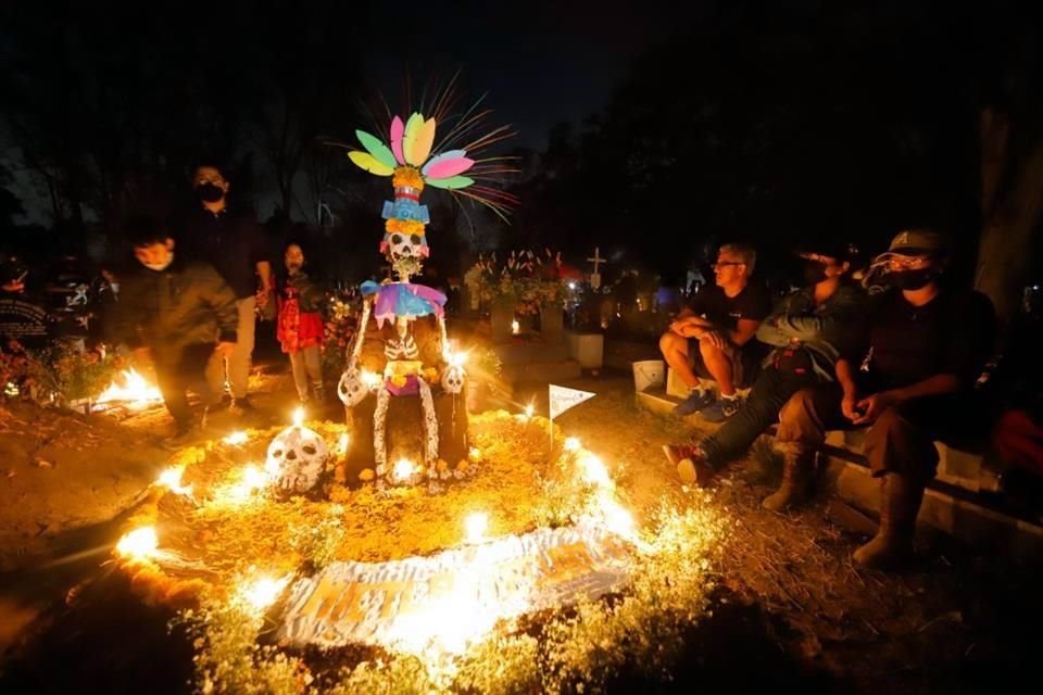 Milpa Alta lució la tarde y noche de ayer lleno de arte, ingenio y tradición, para recibir a sus fieles difuntos.