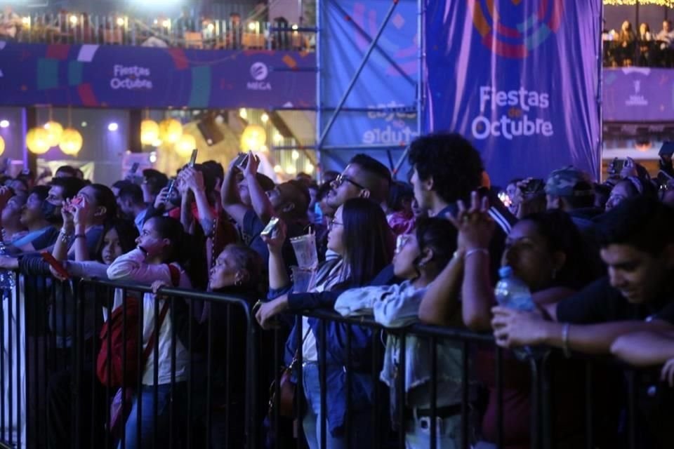 Más de 13 mil personas vibraron con la banda.