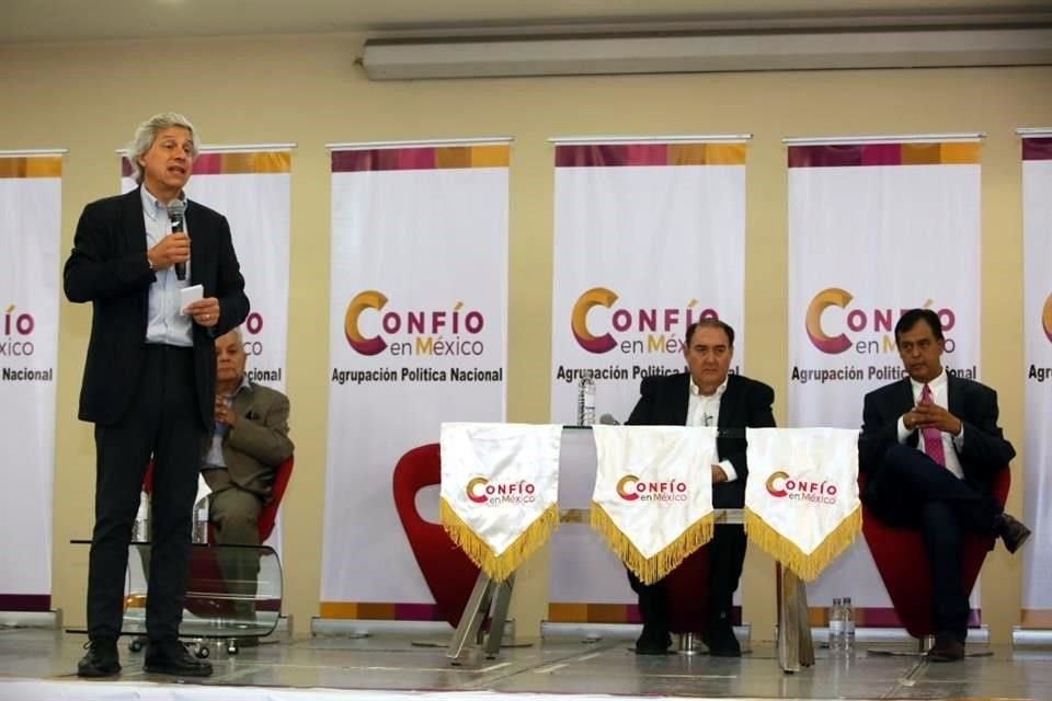 Derrotar a Morena dependerá de que en 2024 haya candidato único de Oposición, señaló Claudio X. González, al presentar la organización Unid@s.