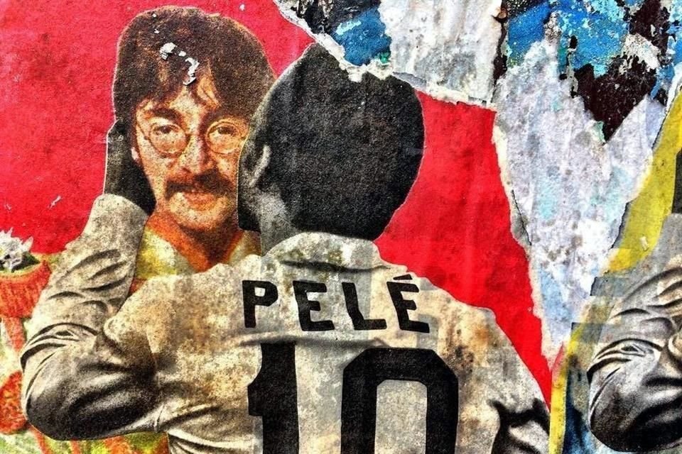 Pelé pudo conocer a The Beatles en 1966, pero fue hasta 10 años después cuando pudo, al menos, conocer a John Lennon.