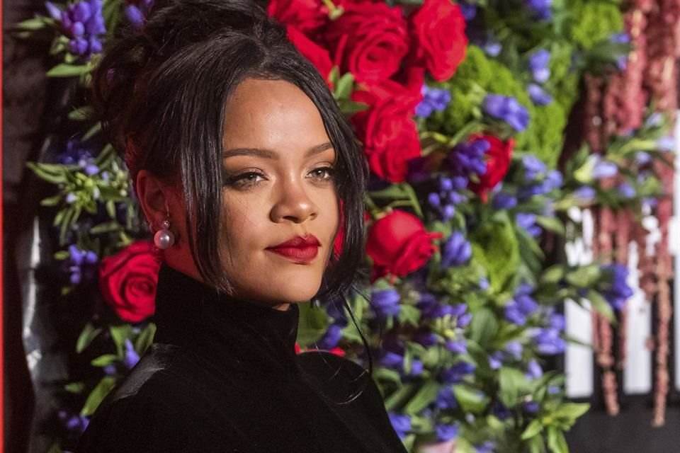 Rihanna admitió sentirse muy nerviosa por su regreso a los escenarios, teniendo el reto de encabezar el medio tiempo del Super Bowl.