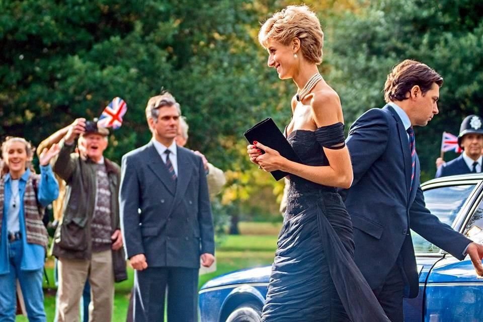 La presión del Príncipe Carlos (Dominic West) a Isabel II para que le permita divorciarse de Diana (Elizabeth Debicki, en foto) estará representada en el show.