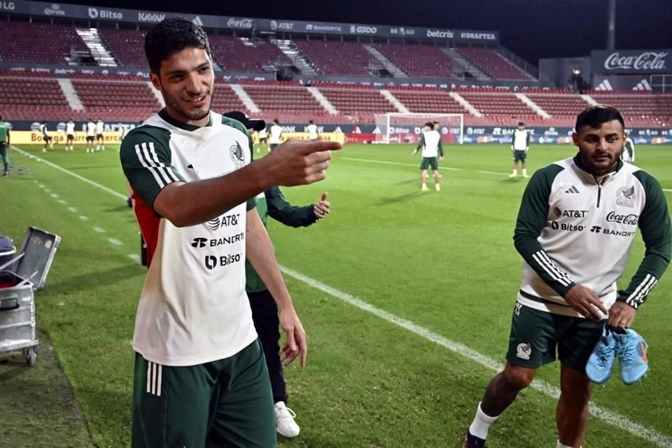 De estar sano, Raúl Jiménez sería el delantero titular de México en Qatar.