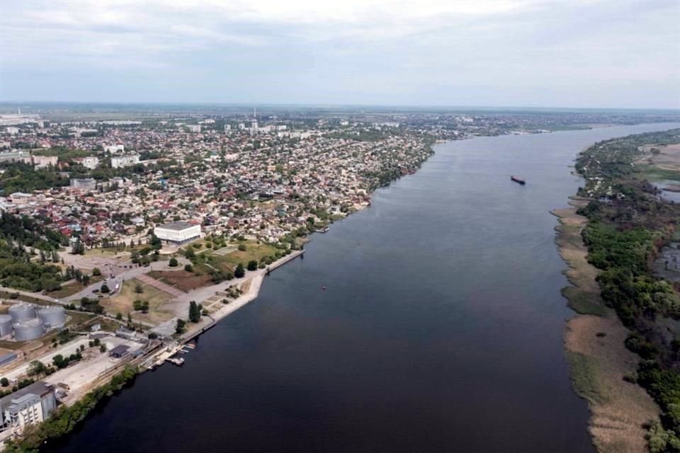 Vista aérea de la ciudad de Jersón, de donde Rusia anunció una retirada por los avances ucranianos.