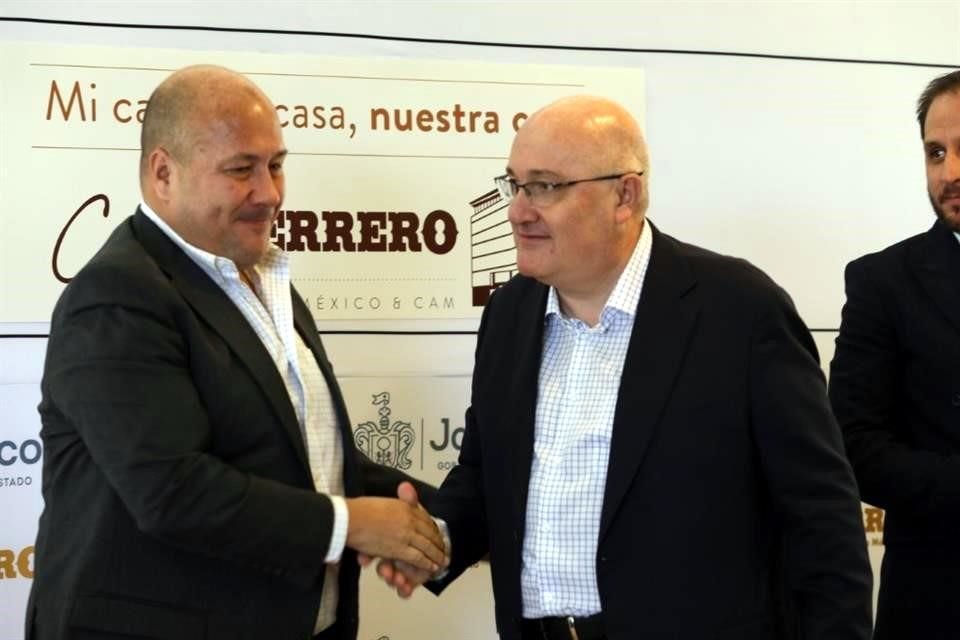 El Gobernador Enrique Alfaro y el presidente de Ferrero México, Paolo Cornero.