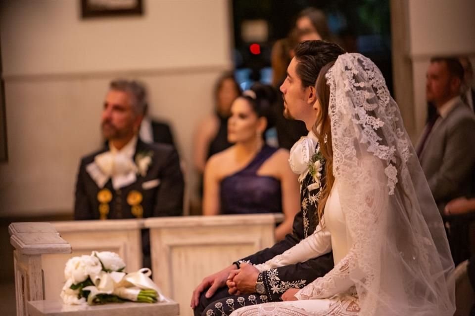 Alejandro Fernández en la boda de su hijo Alex con Alexia Hernández.