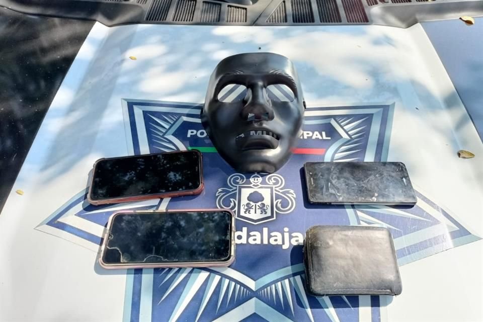 Un ladrón que llevaba máscara para no ser identificado, despojó de sus celulares a tres mujeres.