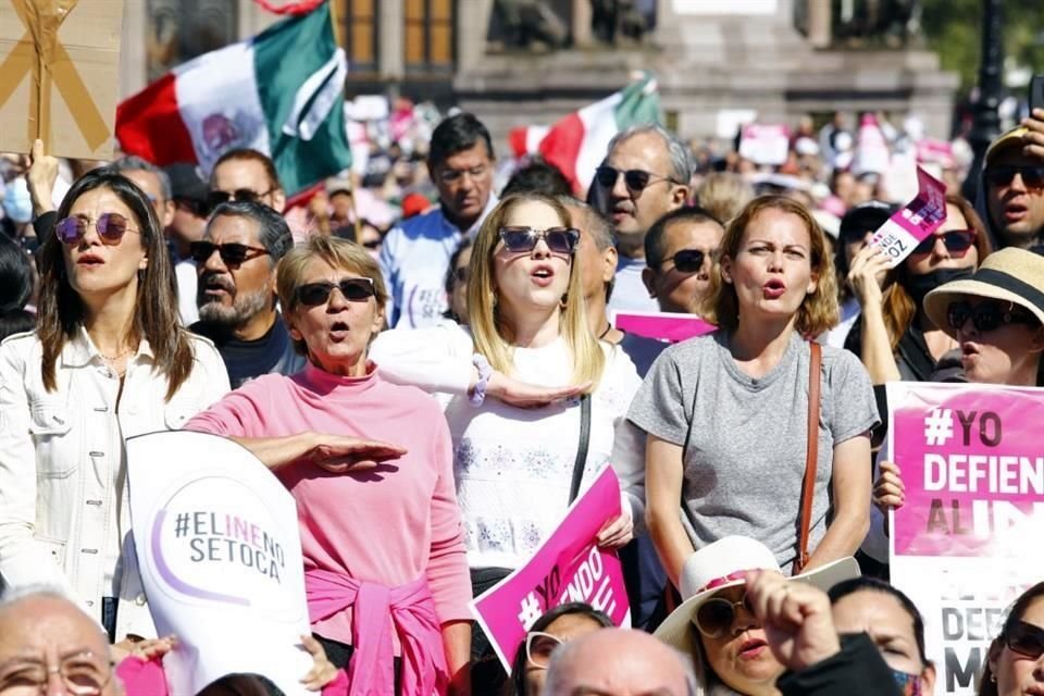 Al finalizar, se entonó el Himno Nacional.