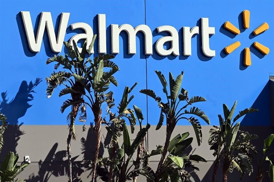 Walmart presentó solicitud de amparo contra restricciones al tabaco. 