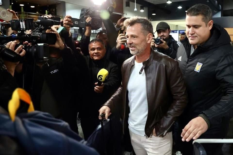 El estratega argentino llegó esta mañana a la Ciudad y hoy mismo será presentado en el Uni.
