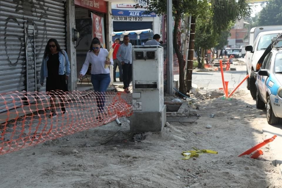 Avance de obras de la Avenida Enrique Díaz de León, en el tramo de Alemania a Niños Héroes.