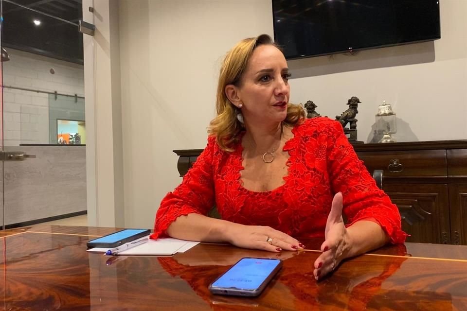 Claudia Ruiz Massieu Salinas, senadora del PRI, considera como un insulto y misoginia, que el Presidente expusiera su nombre en La Mañanera.