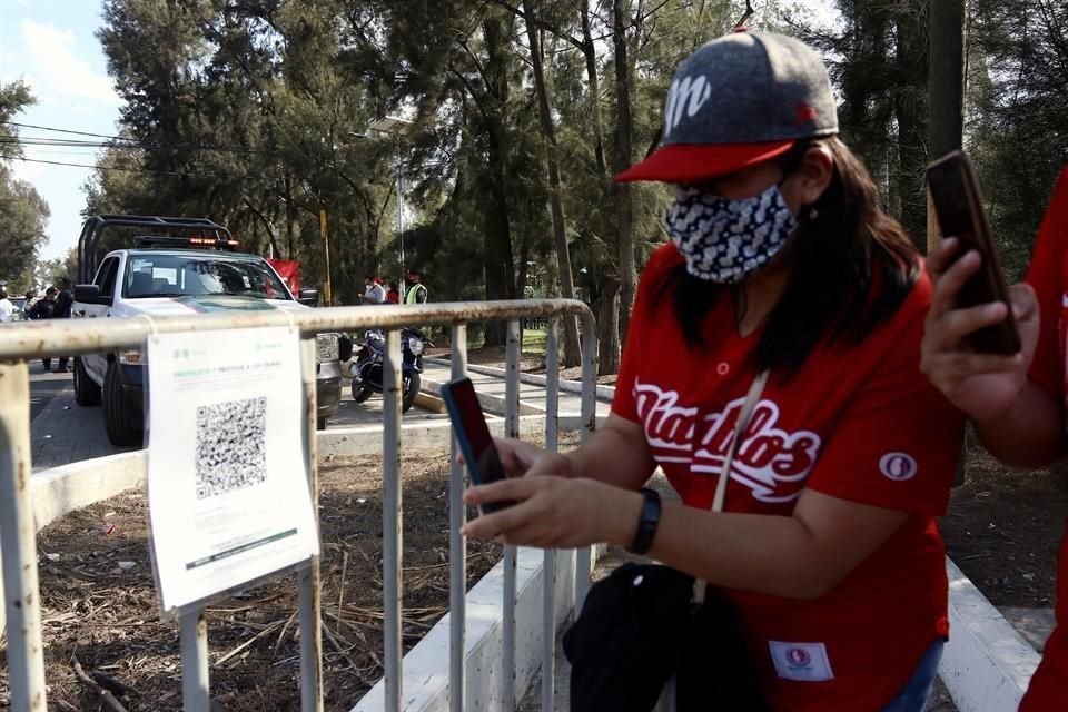 Después de muchos, muchos meses de ausencia, los aficionados del beibol están de regreso en el Harp Helú para ver a sus Diablos Rojos.